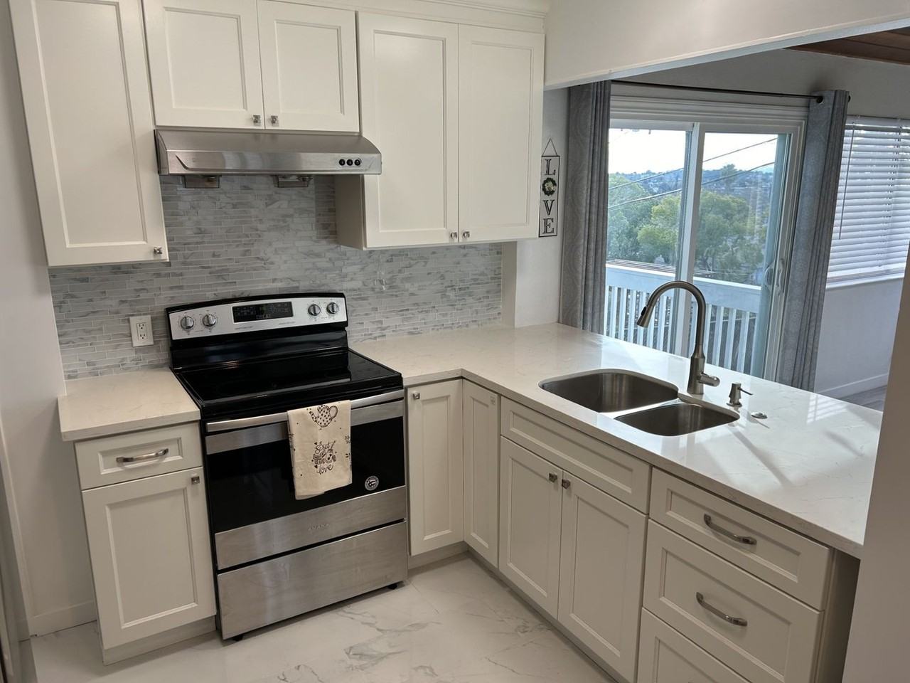 1229 Maple Ave - Photo 7 of 24