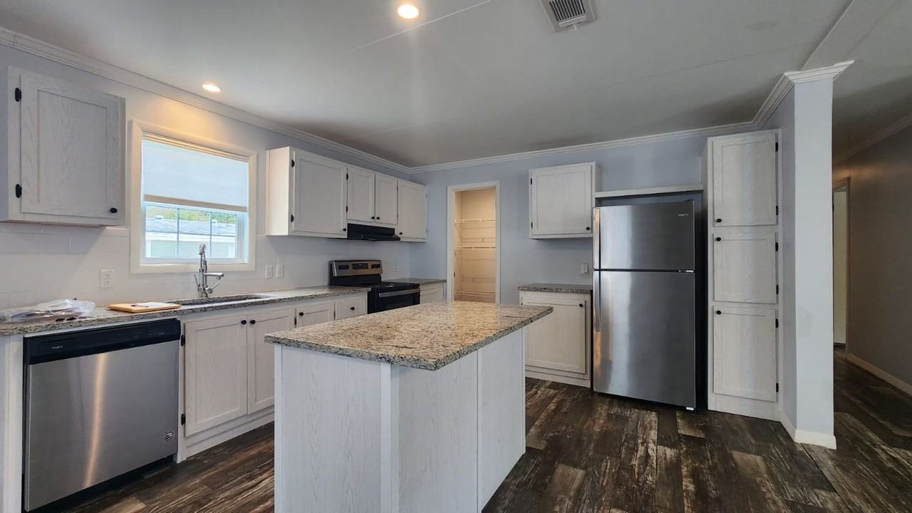 2908 Kingswood Cir - Photo 4 of 12