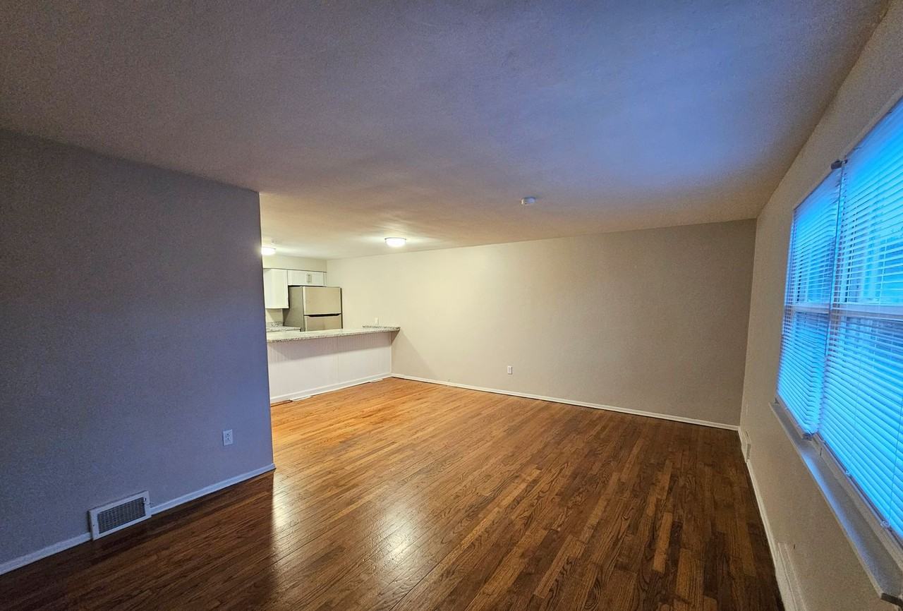 201 Berkley Ave - Photo 2 of 12