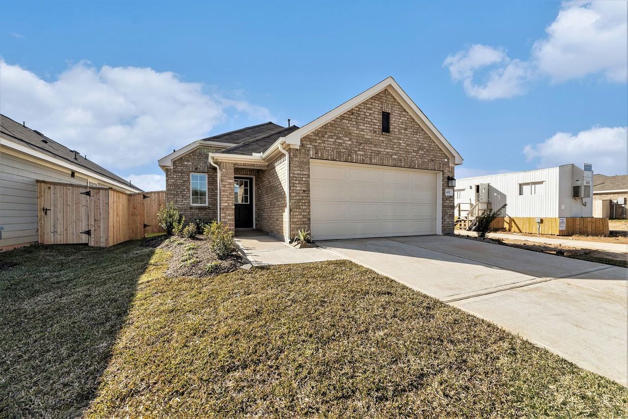 672 Roaring Falls Dr - Photo 2 of 15