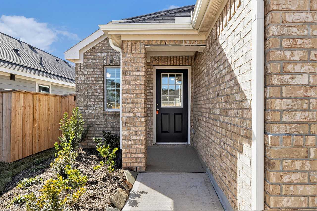 672 Roaring Falls Dr - Photo 3 of 15