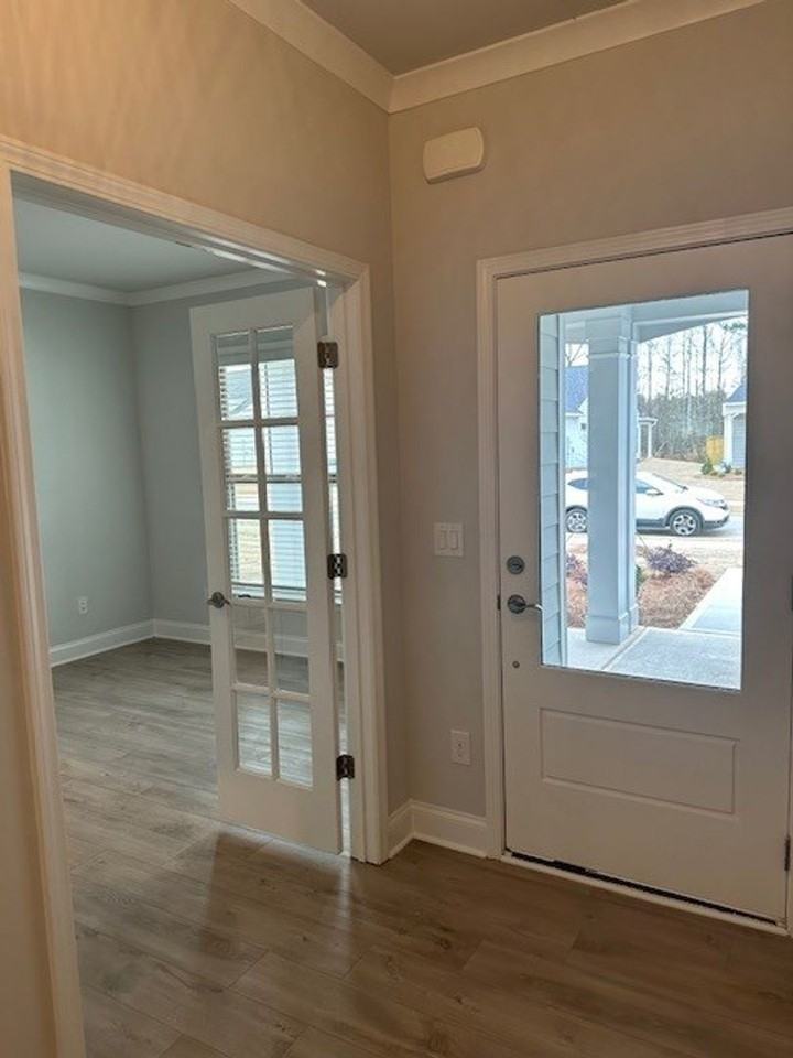 505 Colebrook Way - Photo 3 of 38