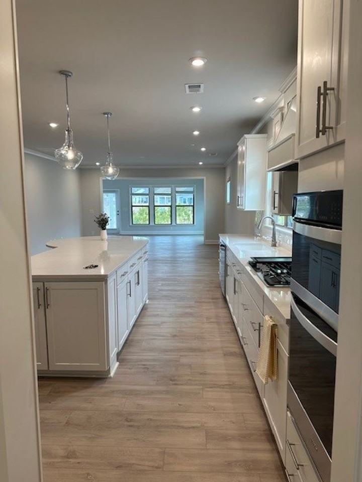 505 Colebrook Way - Photo 5 of 38