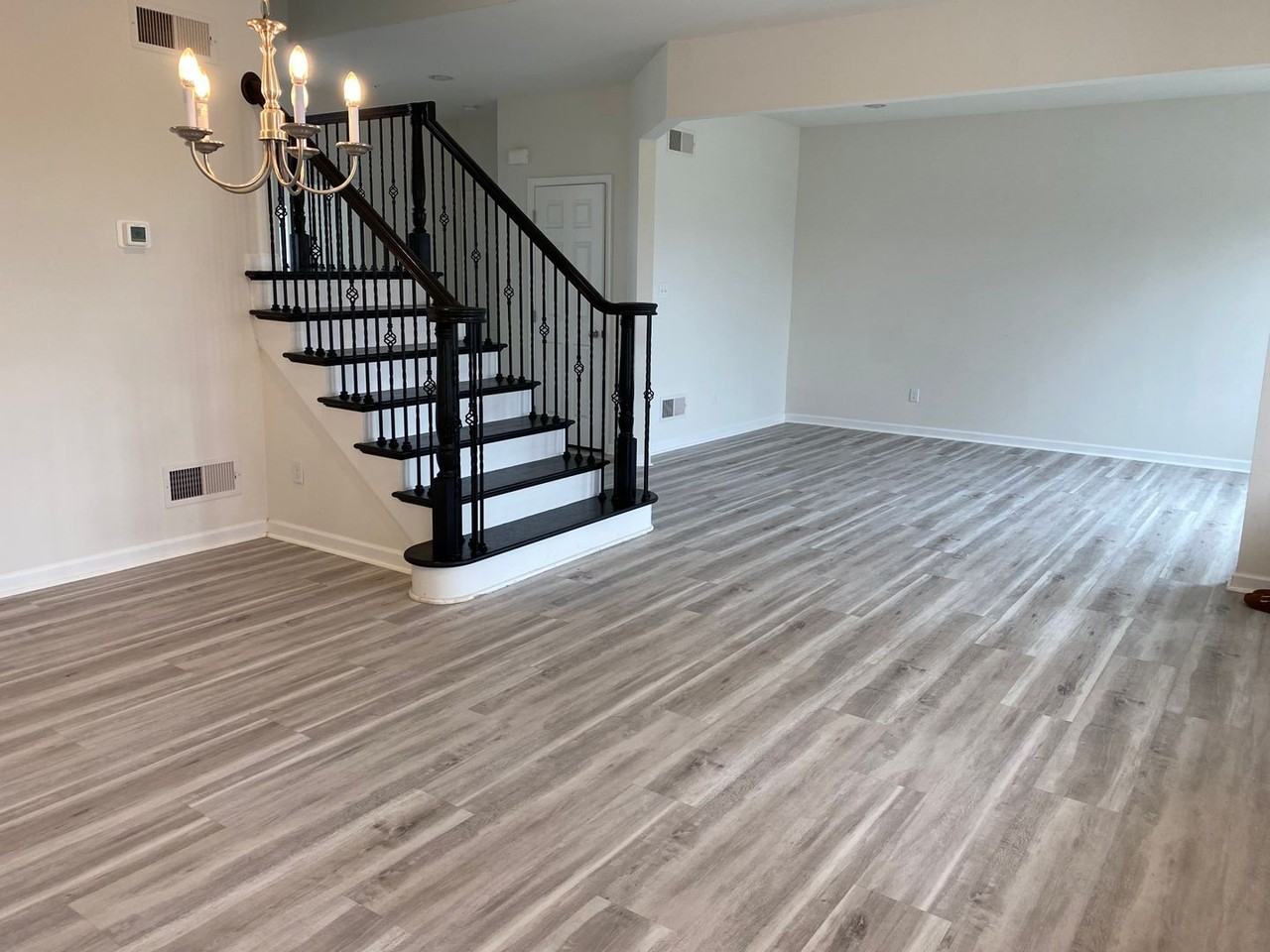 211 Colorado Ct - Photo 3 of 32