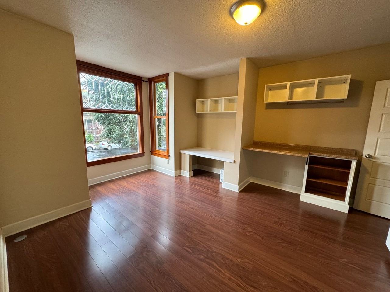 2154 Nw Everett St #A - Photo 2 of 10