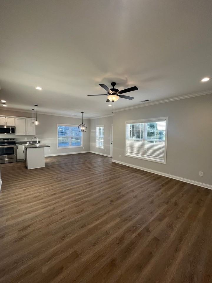 6492 Fortuna Ct - Photo 7 of 34