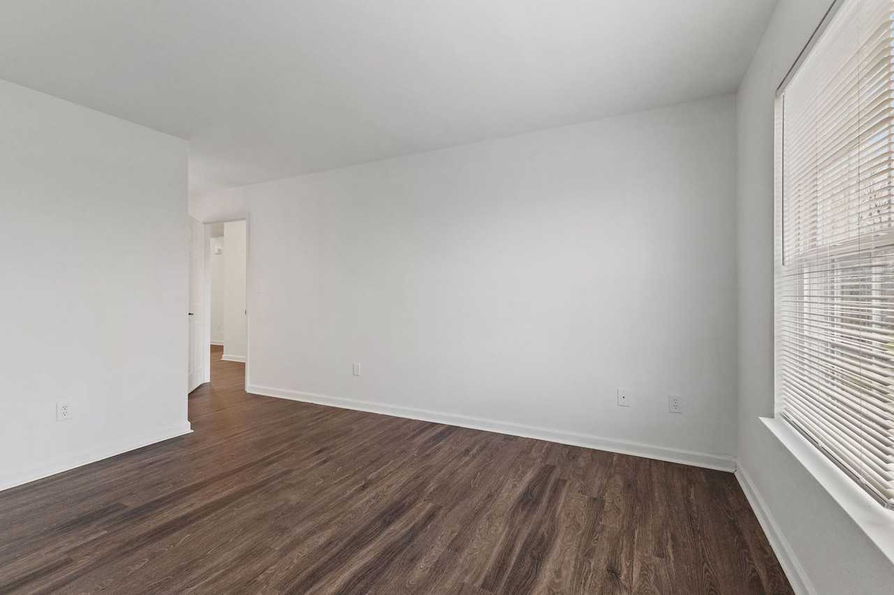 1306 N Liberty Cir W - Photo 5 of 29