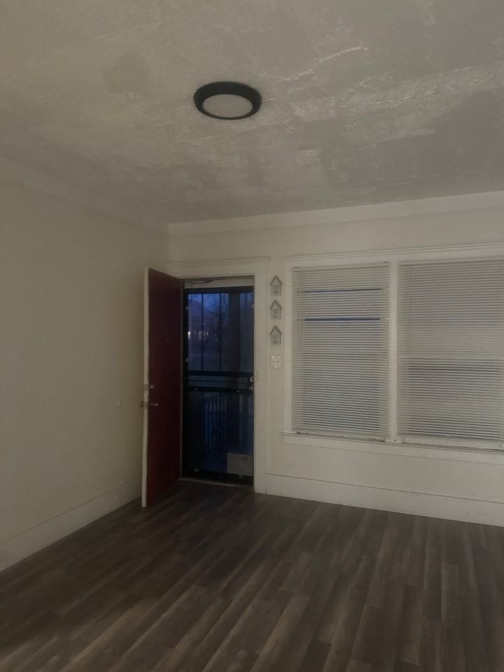 15871 Princeton St - Photo 2 of 11