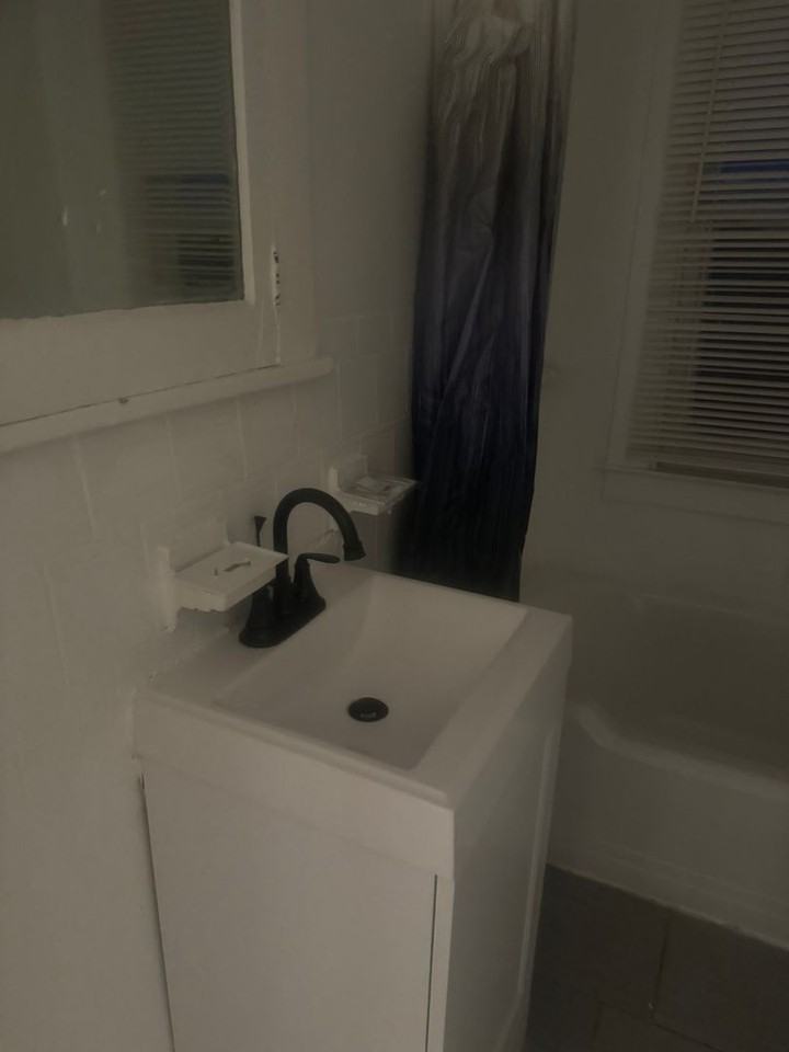 15871 Princeton St - Photo 4 of 11