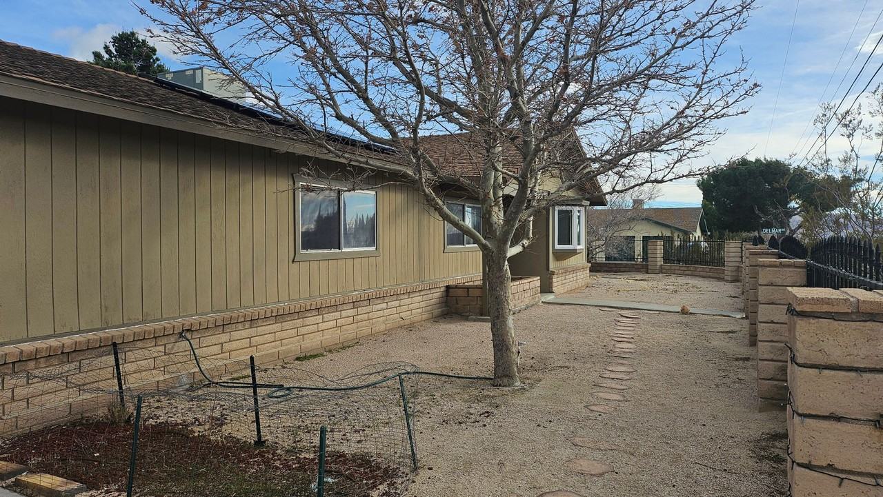 16864 Serrano St - Photo 3 of 28