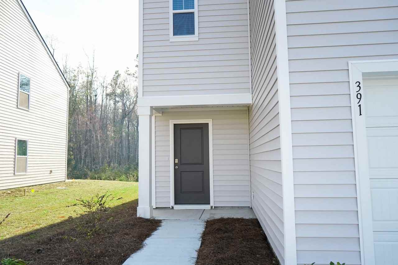 391 Coconut Road - Photo 4 of 50