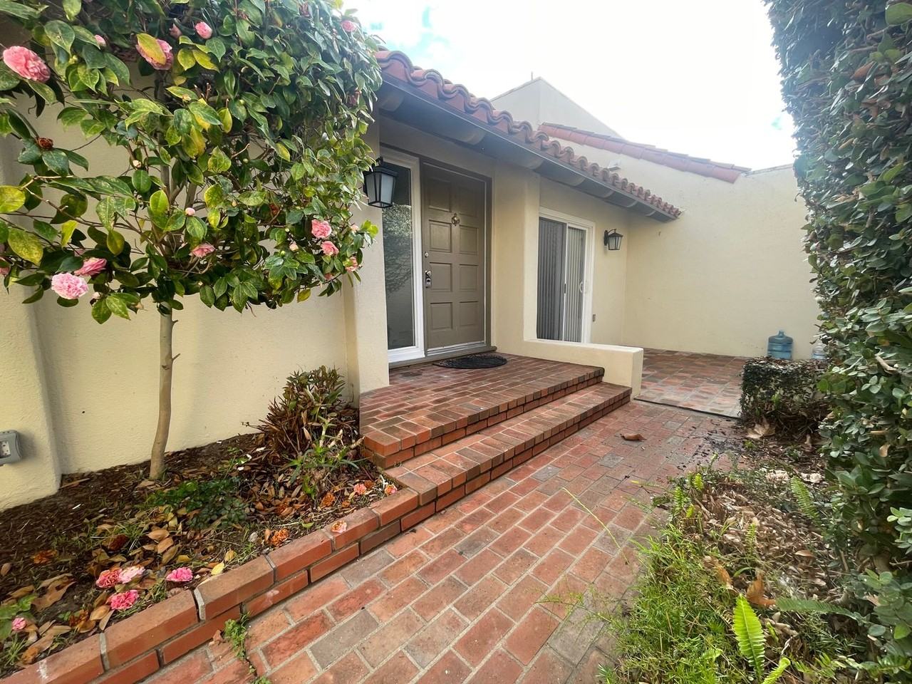 2248 Vista Huerta - Photo 2 of 17