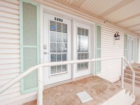 1060 N Louis St - Photo 1 of 1