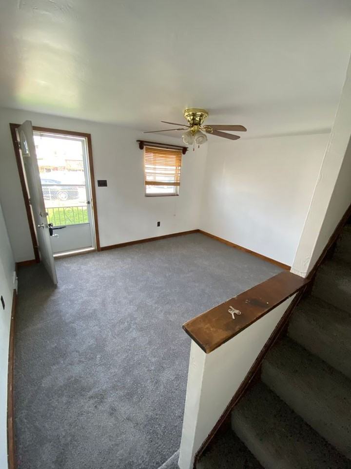 1962 Waite St - Photo 3 of 9