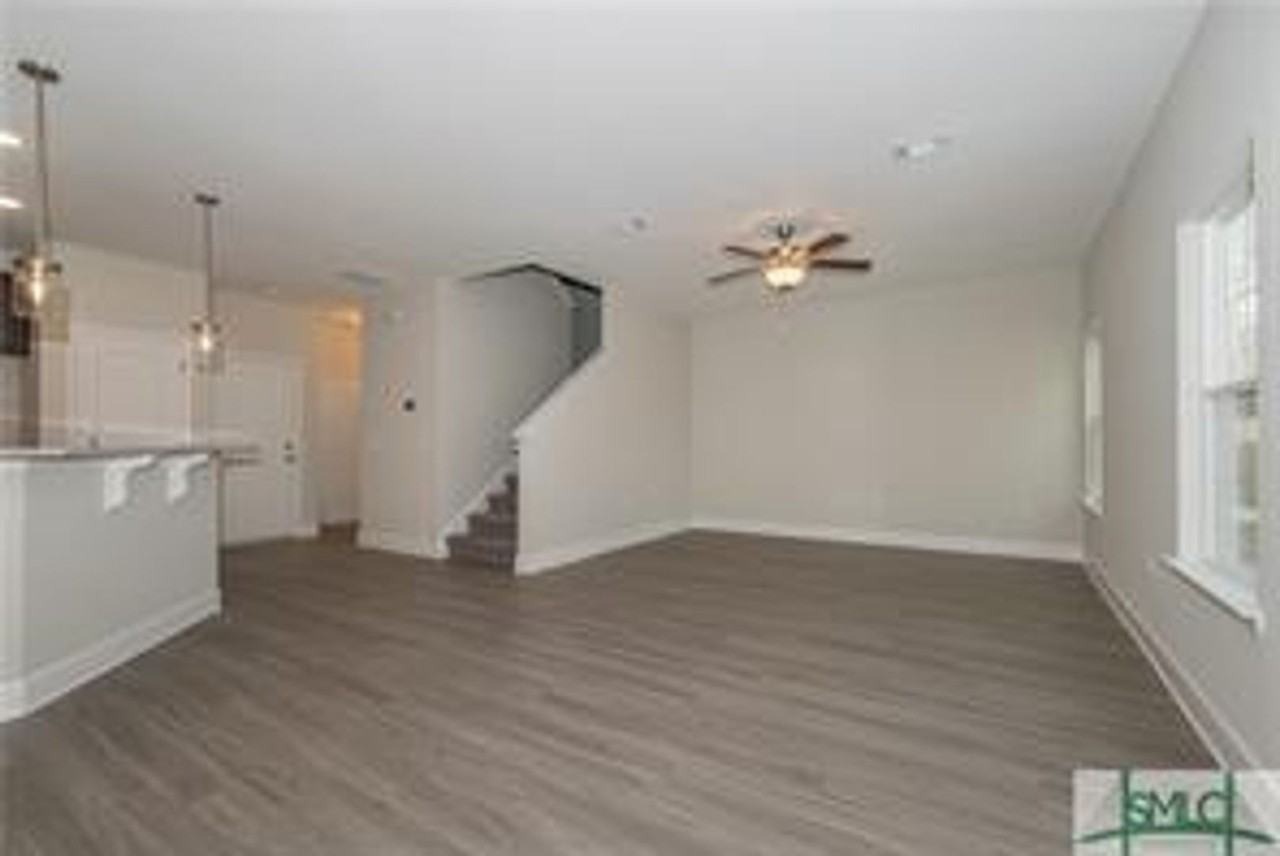 207 Hammock Dr - Photo 4 of 14