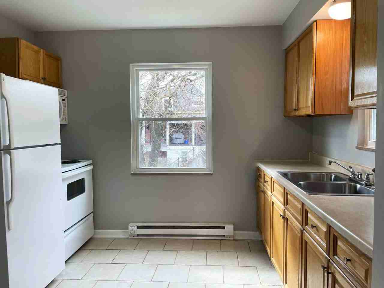 740 California Ave - Photo 2 of 21