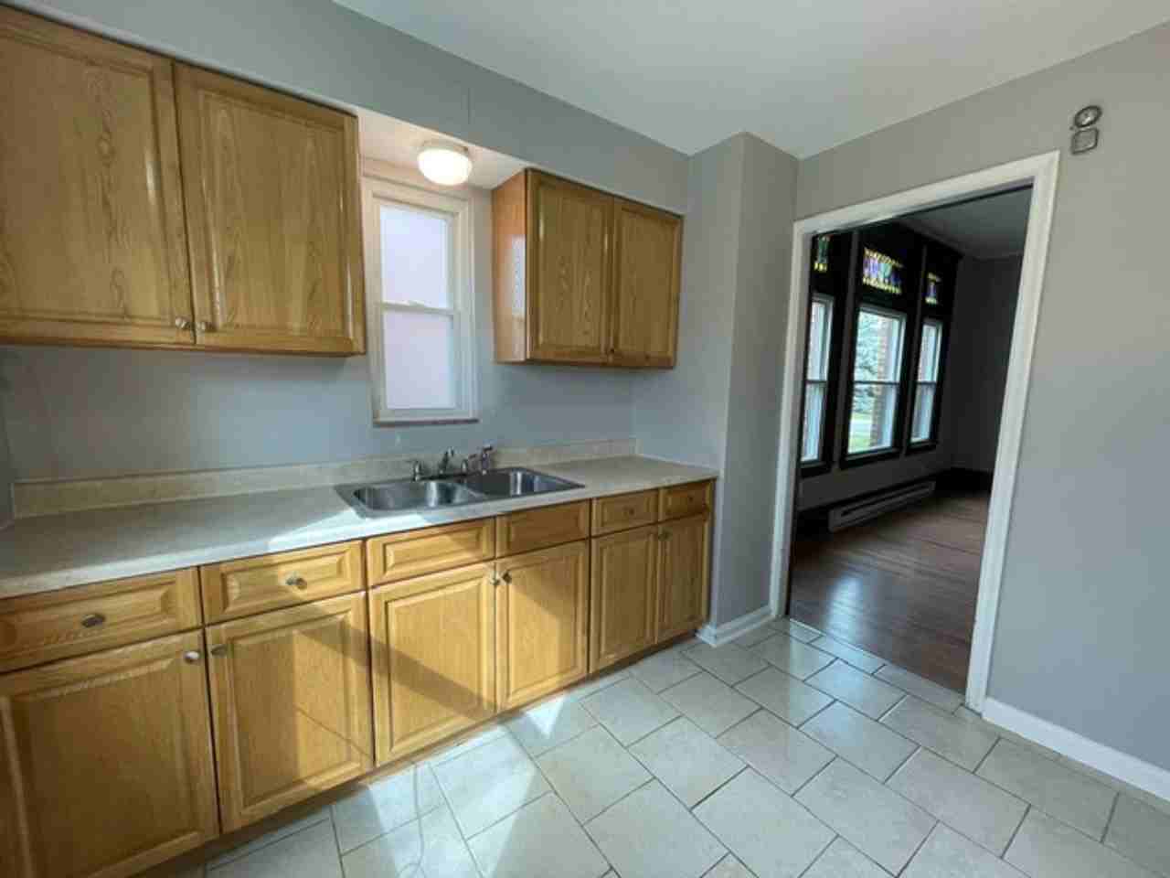 740 California Ave - Photo 3 of 21