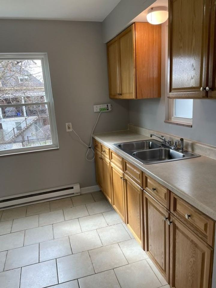 740 California Ave - Photo 4 of 21