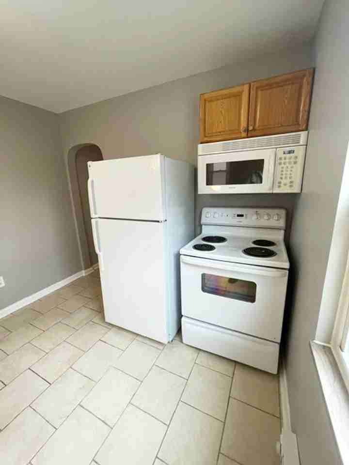 740 California Ave - Photo 5 of 21