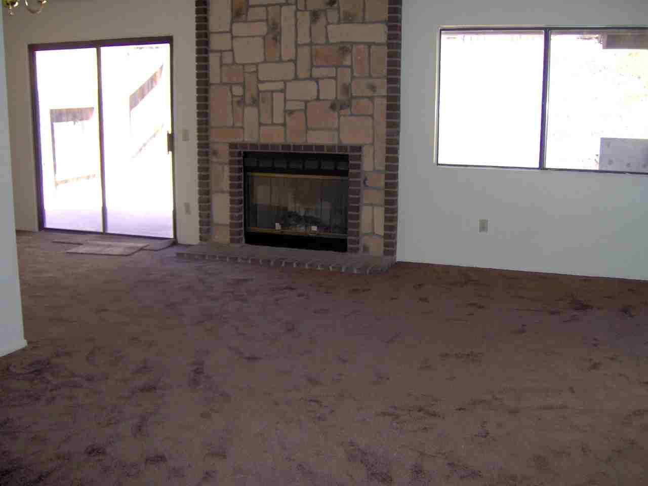 209 Deborah Ct - Photo 3 of 10