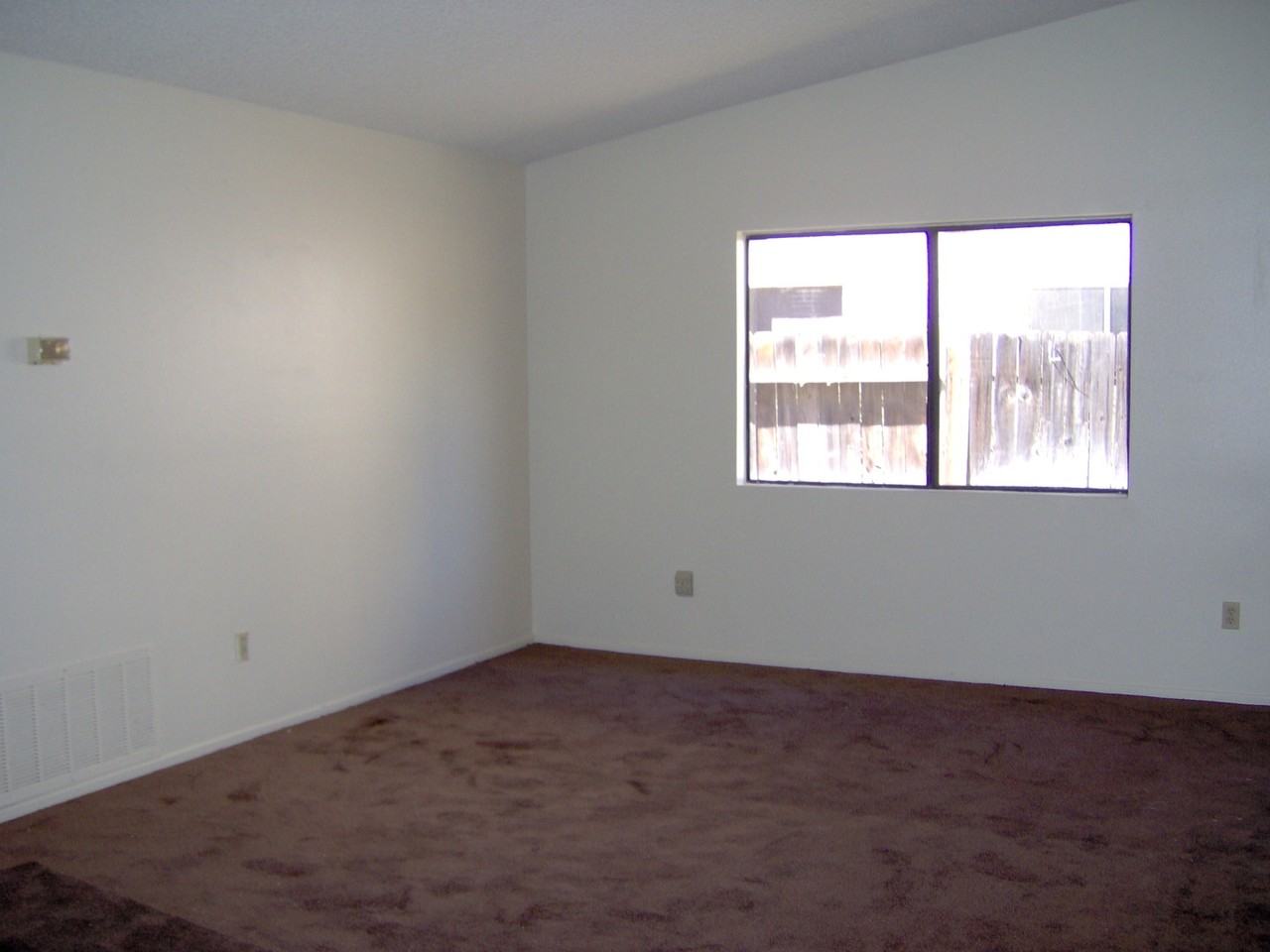 209 Deborah Ct - Photo 6 of 10