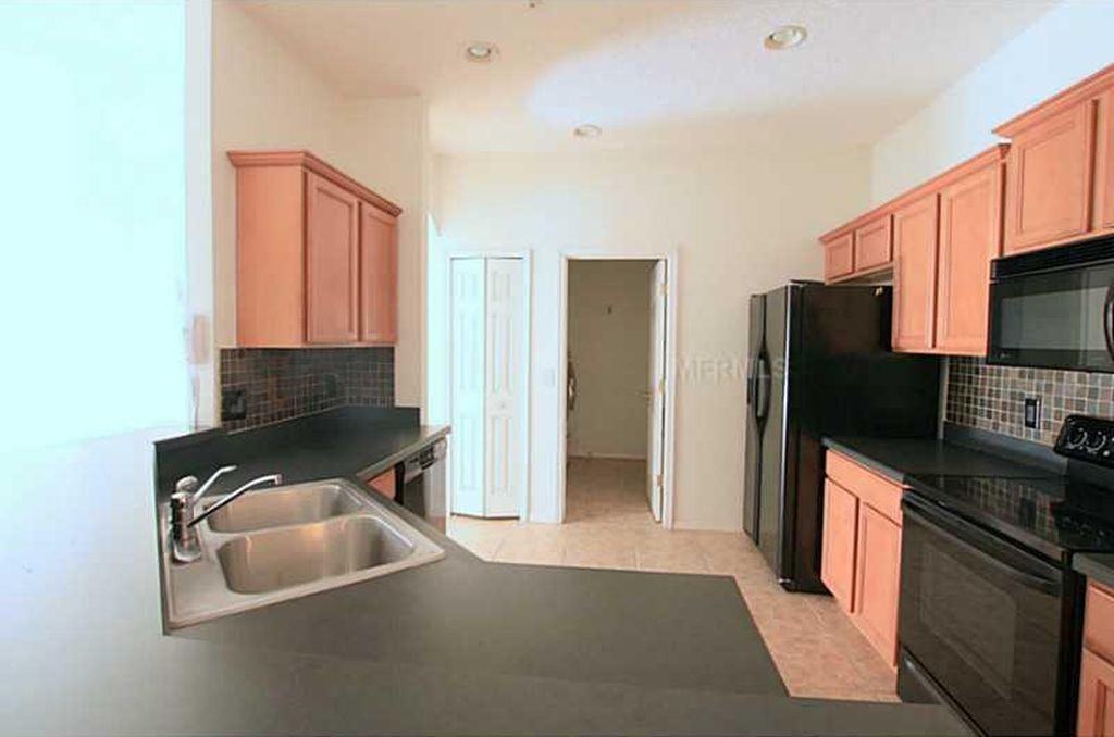 10039 Autumn Creek Ln - Photo 2 of 12