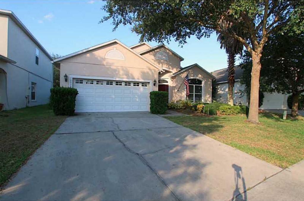 10039 Autumn Creek Ln - Photo 3 of 12
