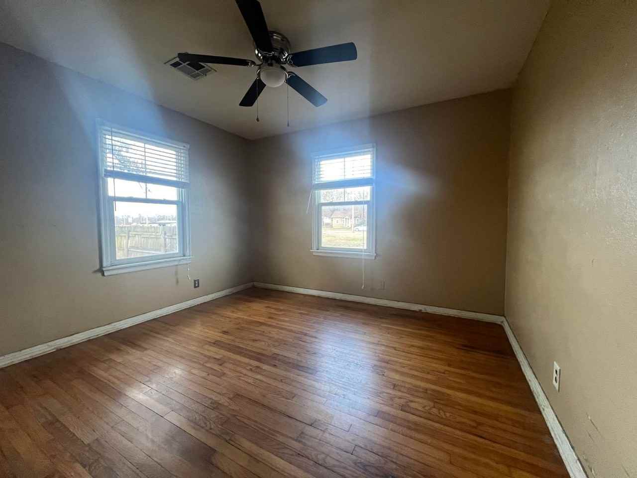 2218 Lampton St - Photo 6 of 7