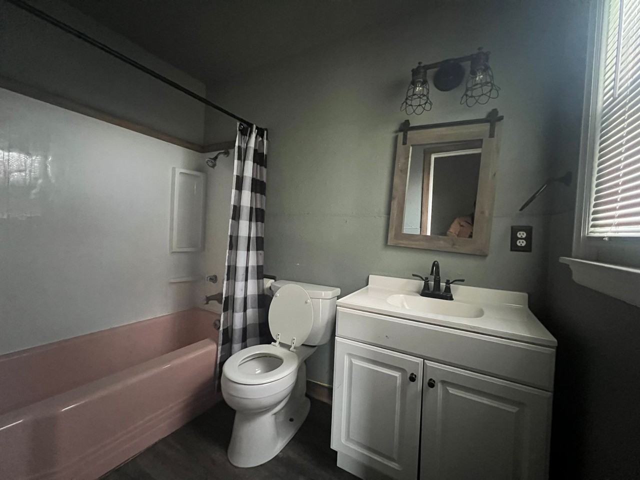 2218 Lampton St - Photo 7 of 7