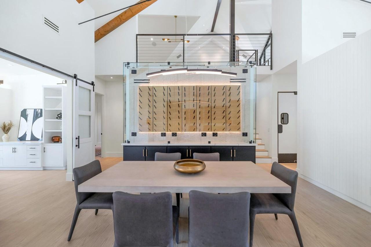 4216 E Hazelwood St - Photo 7 of 37