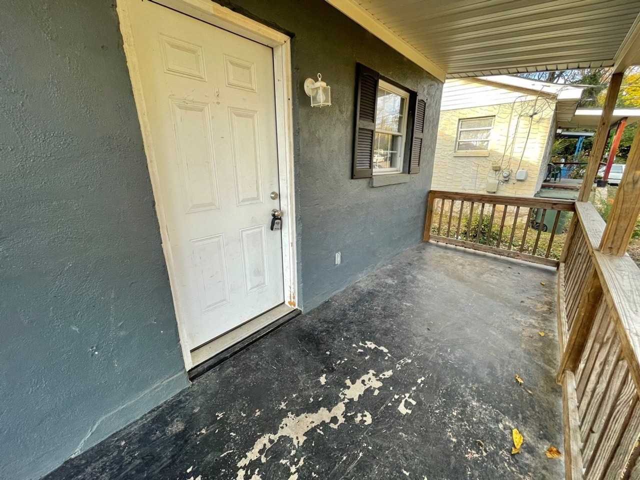 4621 Highland Ave - Photo 2 of 11