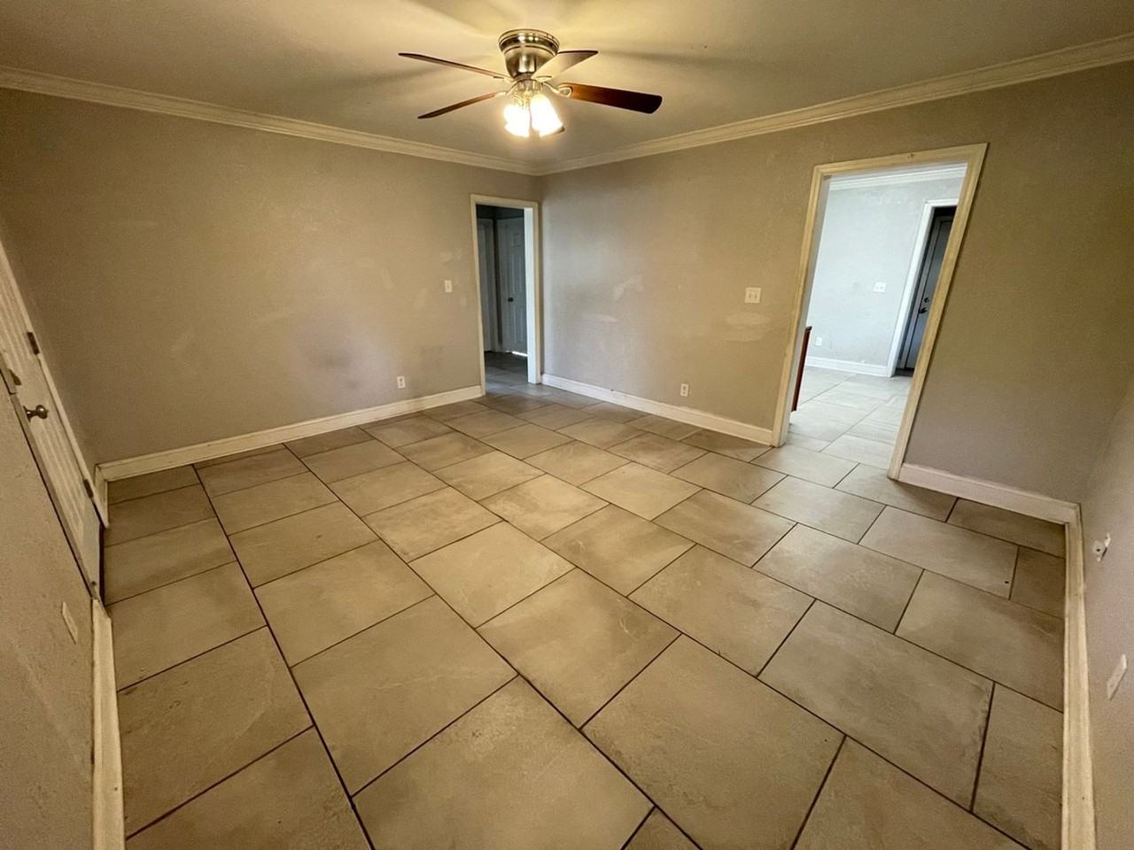 4621 Highland Ave - Photo 3 of 11