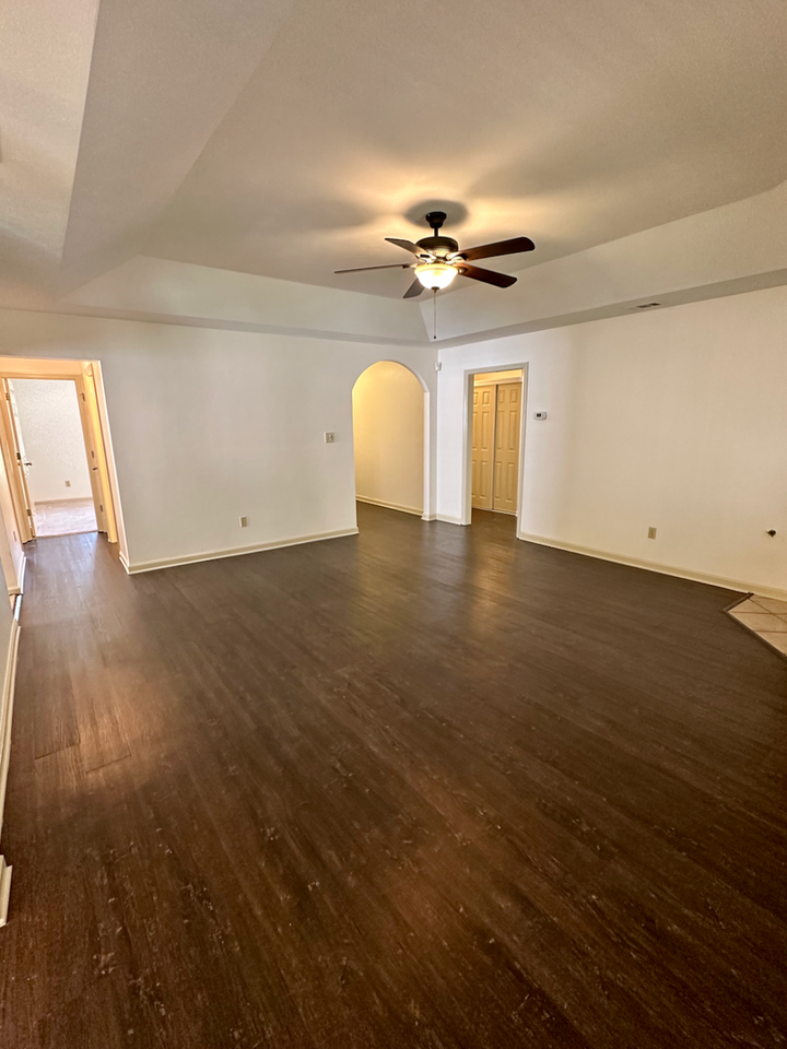 8231 Charrington Forest Blvd - Photo 3 of 23