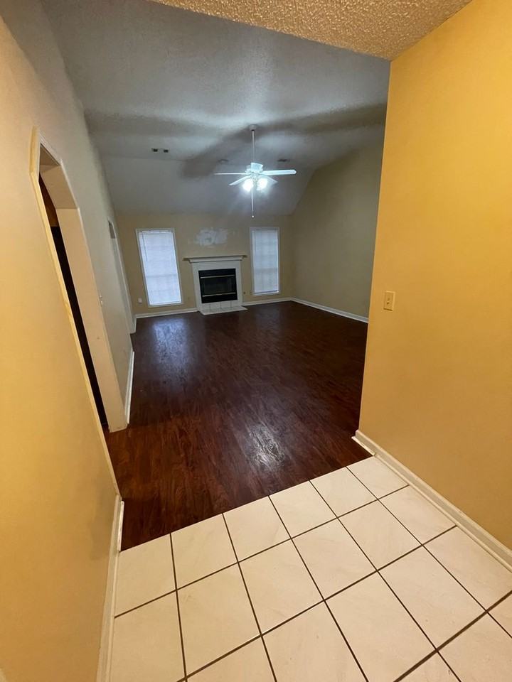 3207 Canyonview Rd - Photo 3 of 12