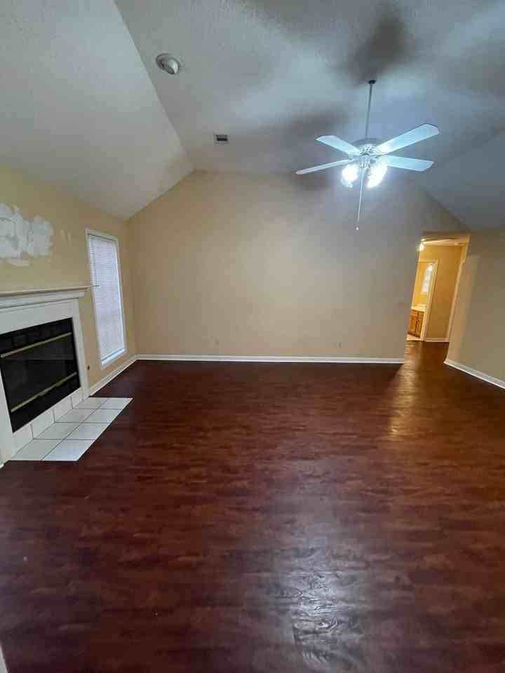 3207 Canyonview Rd - Photo 4 of 12