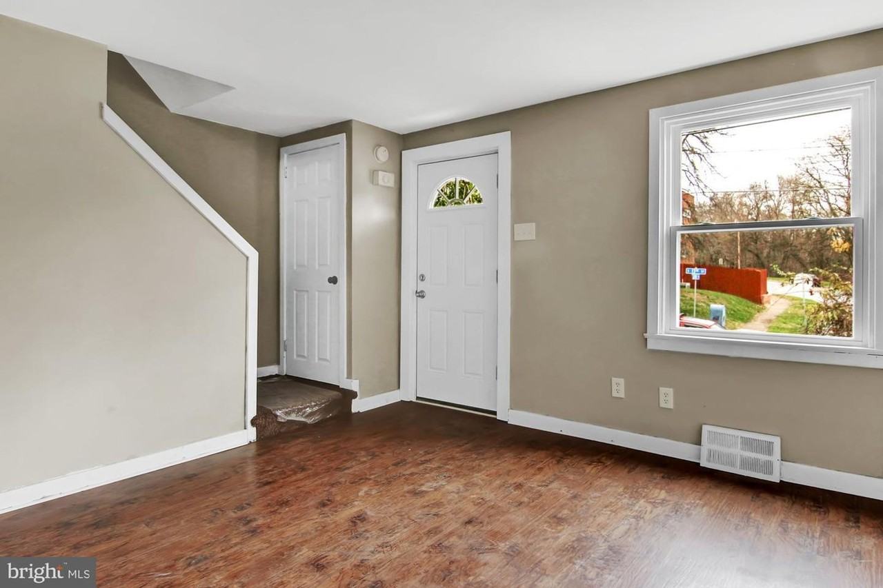 1466 S 13th St - Photo 3 of 21