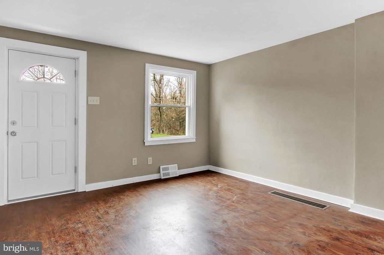 1466 S 13th St - Photo 4 of 21