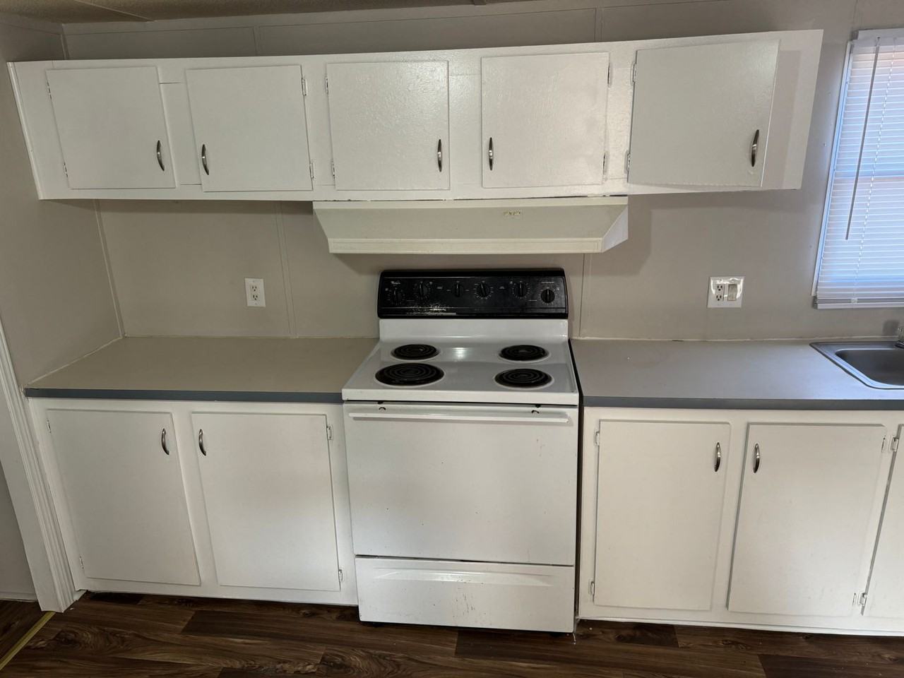 102 Hemlock Ln - Photo 3 of 13