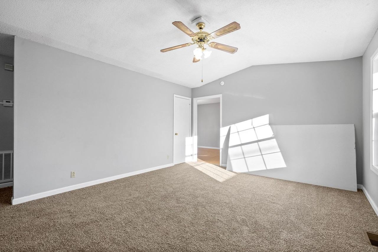 418 Donna Dr - Photo 5 of 21