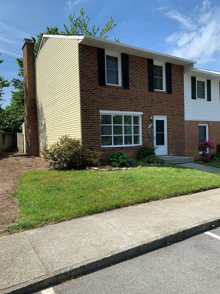 338 Loudon Rd - Photo 2 of 15