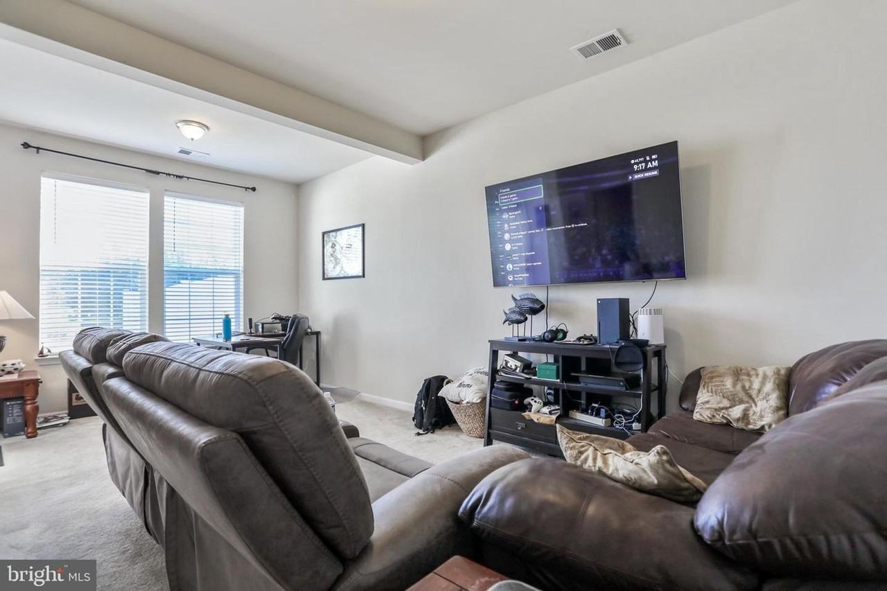 13126 Nittany Lion Cir - Photo 5 of 24