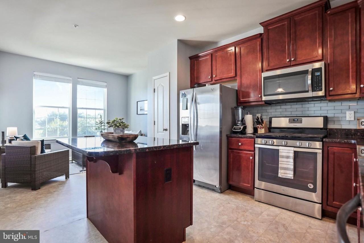 13126 Nittany Lion Cir - Photo 7 of 24