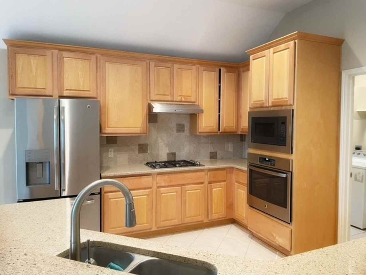 26418 Cuyahoga Cir - Photo 3 of 32