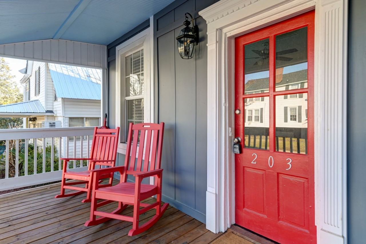 203 Oliver St - Photo 2 of 25