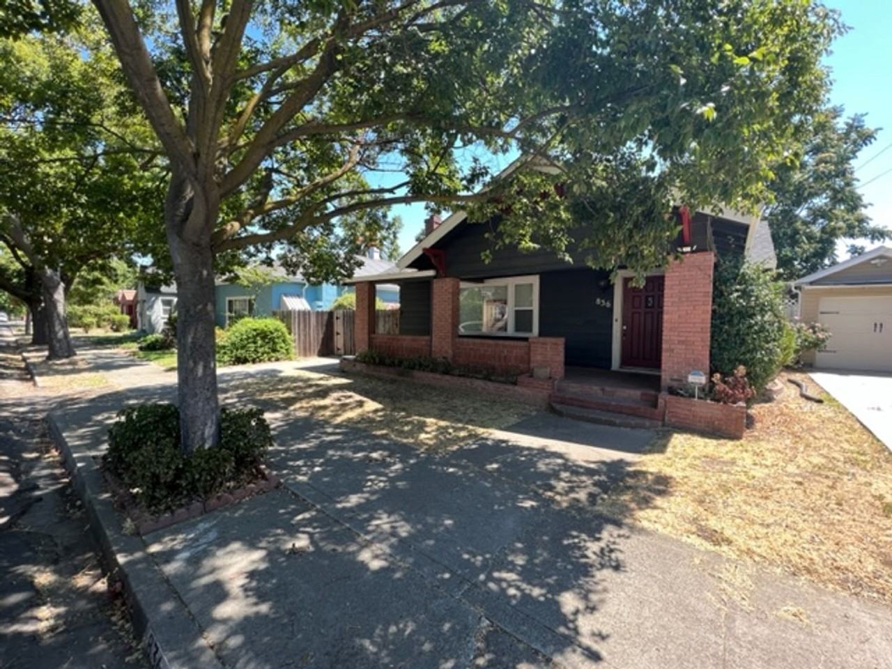 836 W Rose St - Photo 2 of 28