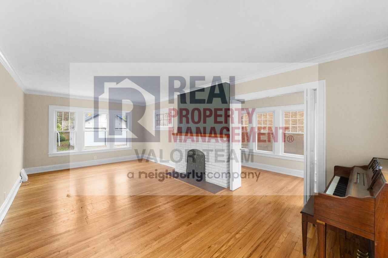 17402 Bradgate Ave - Photo 2 of 28