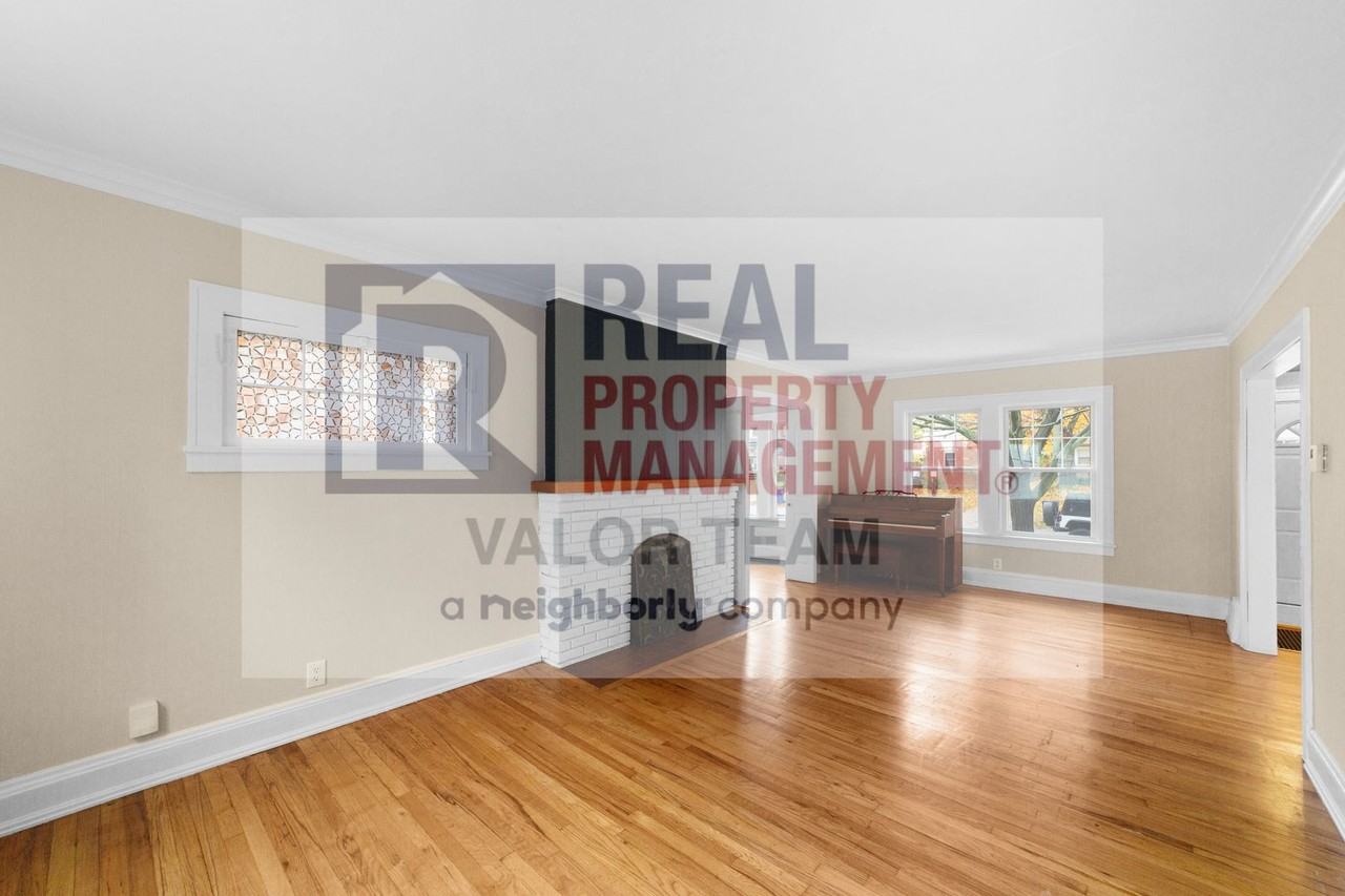 17402 Bradgate Ave - Photo 3 of 28
