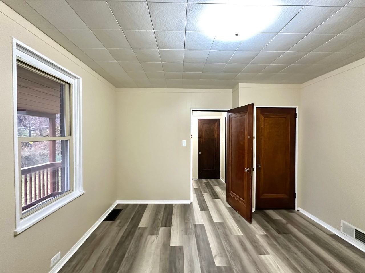 636 Hazelwood Ave - Photo 6 of 11