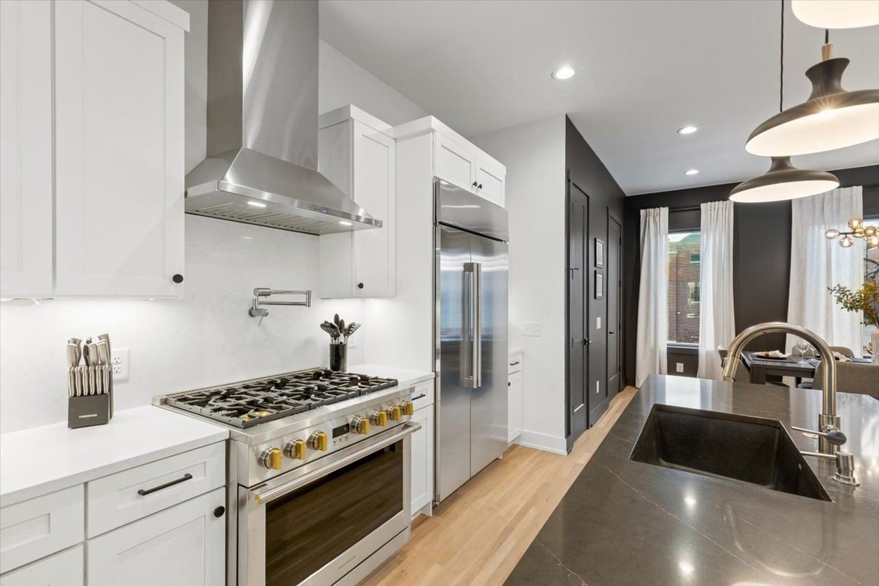 1203 6th Ave N - Photo 3 of 50