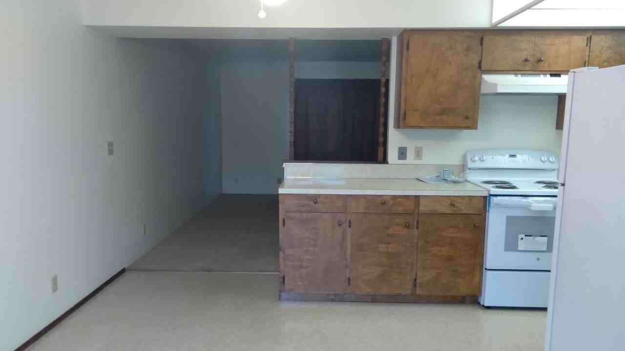 621 Ne Lincoln St - Photo 7 of 21